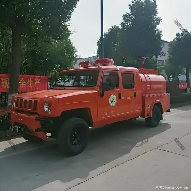 星空体育：高压喷雾车：森林火灾扑救的关键装备(图2)