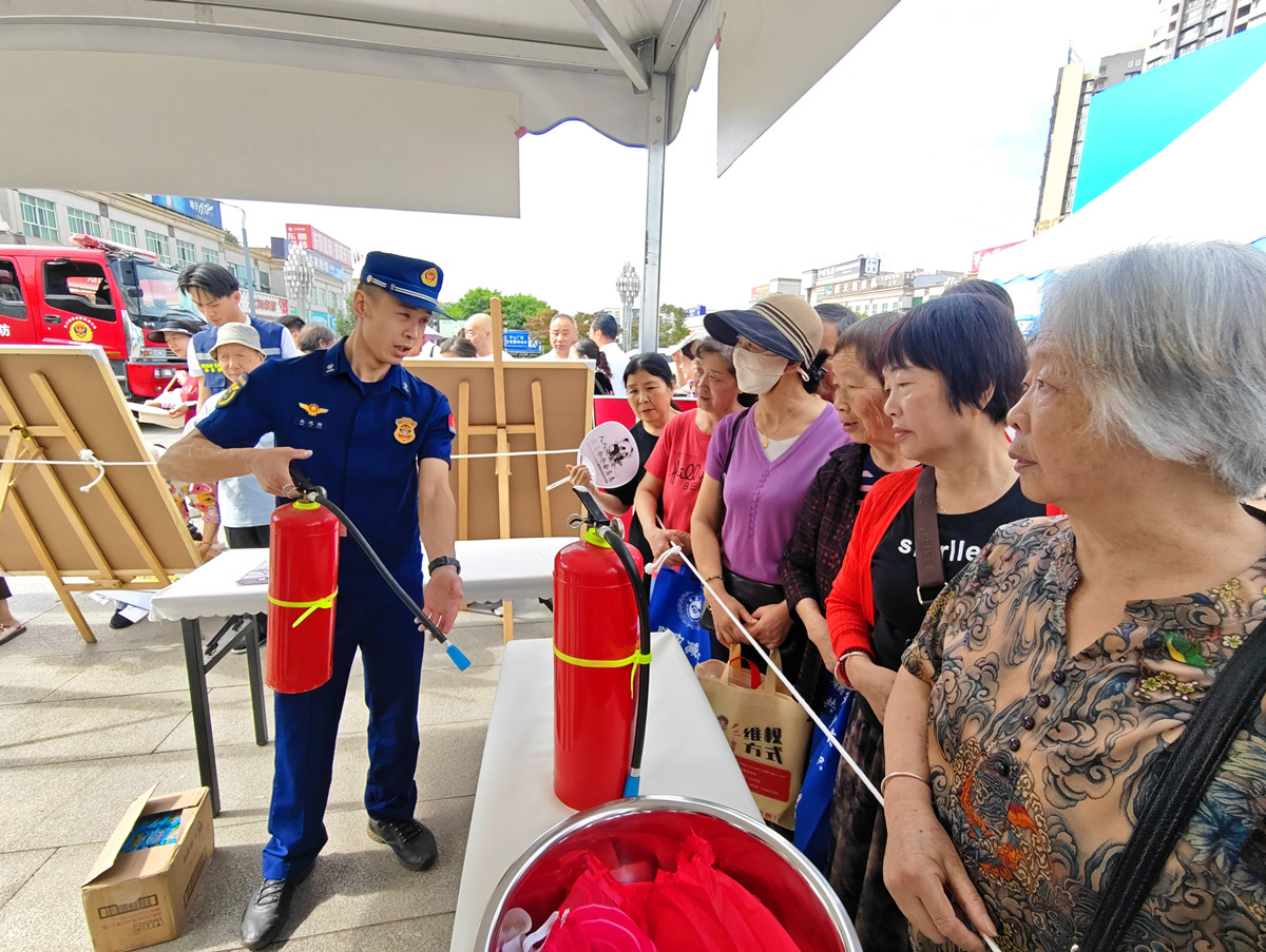 全民共筑安全防线年德阳市“安全生产月”活动启动(图4)