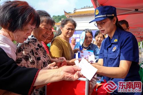 南平：借势“科技周”开展消防消防安全科普宣传(图1)