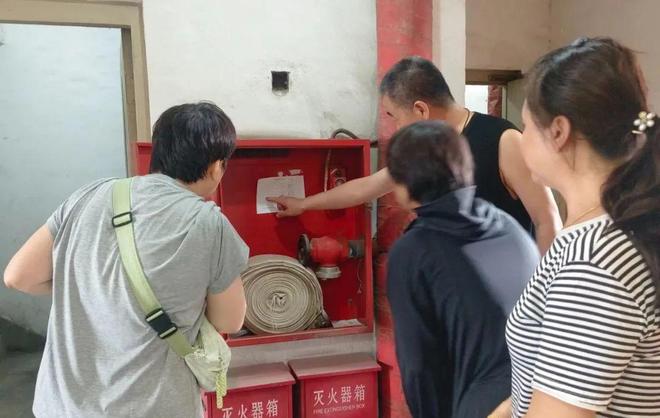 石景山区组织开展基层党组织和在职党员“双报到”专项活动(图10)