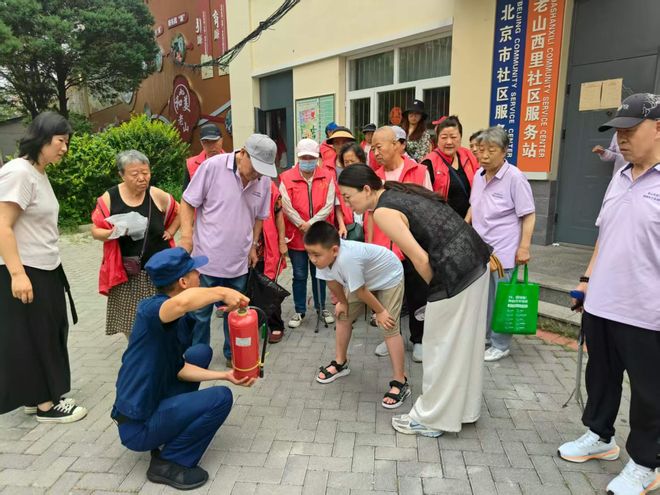 石景山区组织开展基层党组织和在职党员“双报到”专项活动(图2)