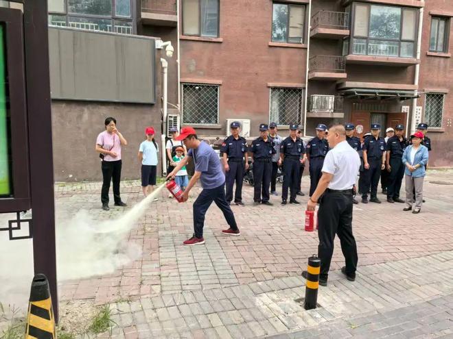 石景山区组织开展基层党组织和在职党员“双报到”专项活动(图14)