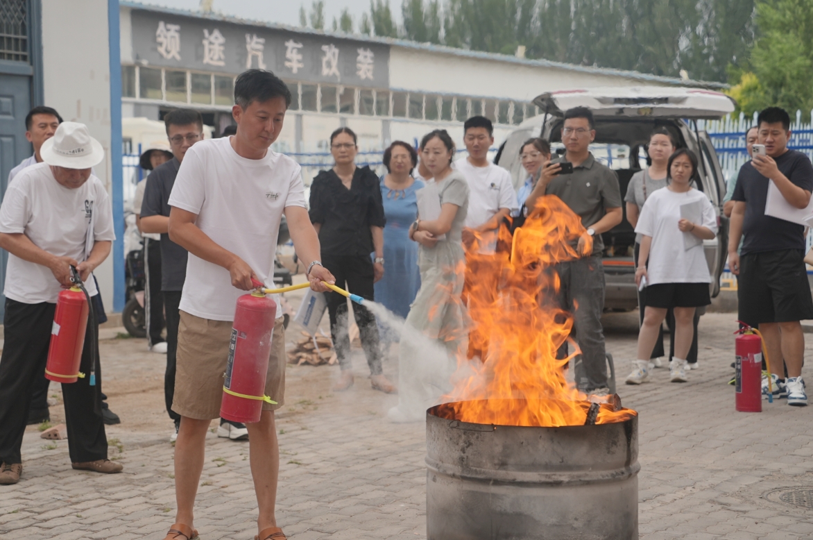 星空体育：天天讲安全丨银川市举办餐饮住宿业安全生产暨消防专题培训班(图2)