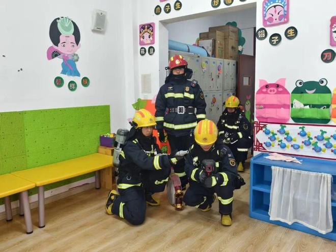 携手呵护幼苗成长！筑牢呼中区幼儿园消防安全(图2)