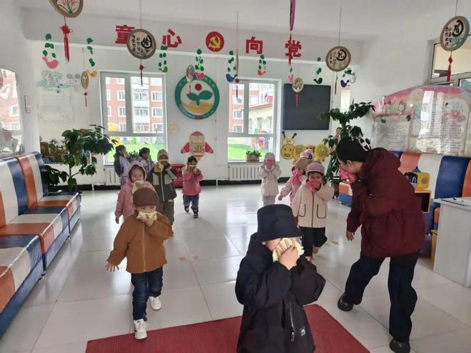 携手呵护幼苗成长！筑牢呼中区幼儿园消防安全(图3)