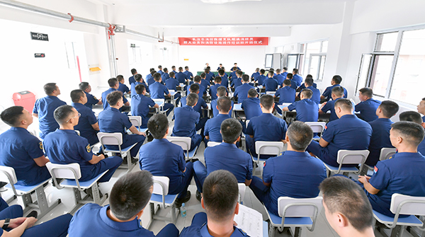 拓展岗位技能！长治消防组织期满消防员开展防火业务和设施操作培训(图1)