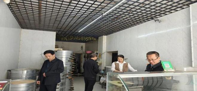 平襄镇市场监督管理所开展城区馒头经营店专项检查工作(图1)