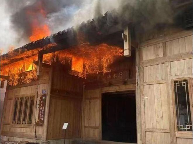 长寿区菩提街道多个居民小区灭火器过期(图4)