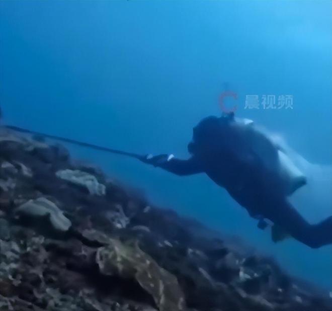 星空体育网站：美女捞相机溺亡后续：生前最后画面流出溺亡真相似乎不简单(图7)