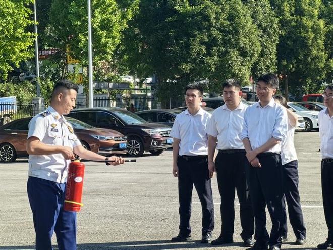 开阳县：金融＋消防携手守护安全防线(图2)