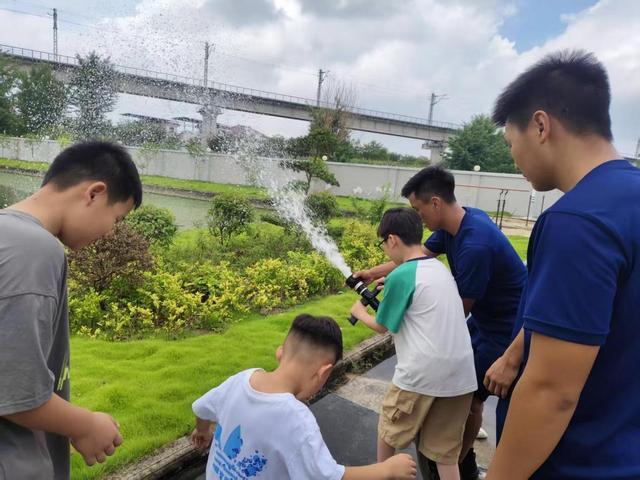 星空体育网站：全民阅读进消防南通通州“七彩的夏日”消防主题活动举行(图3)