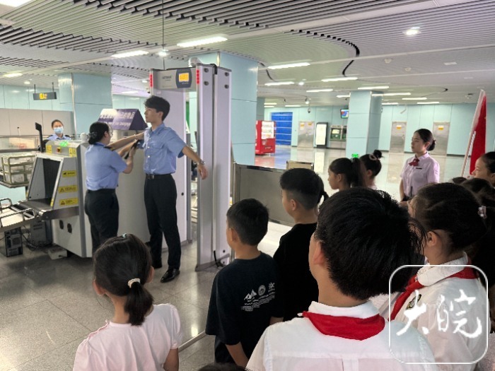 学的都是很实用的知识！暑期课堂“开”到了合肥地铁站(图3)