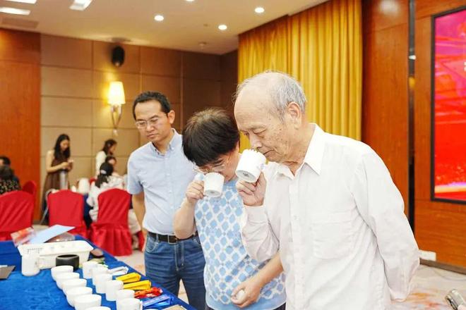 星空体育：2025年福建省春茶评鉴交流培训会暨专家走访活动顺利举办——聚焦品质提升与技术交流助推茶业创新发展(图3)