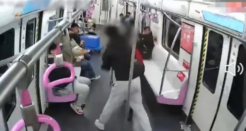 上海地铁女子踹男子裆部后续介入处理结果曝光全网炸锅(图13)
