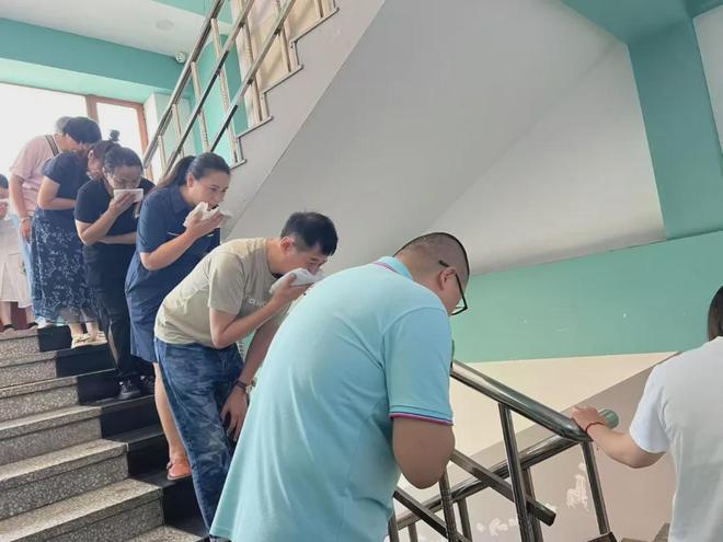 党员培训练技能实践课堂筑安宁(图1)