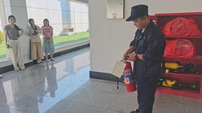 华英禽类加工厂组织办公室人员开展消防安全培训(图2)