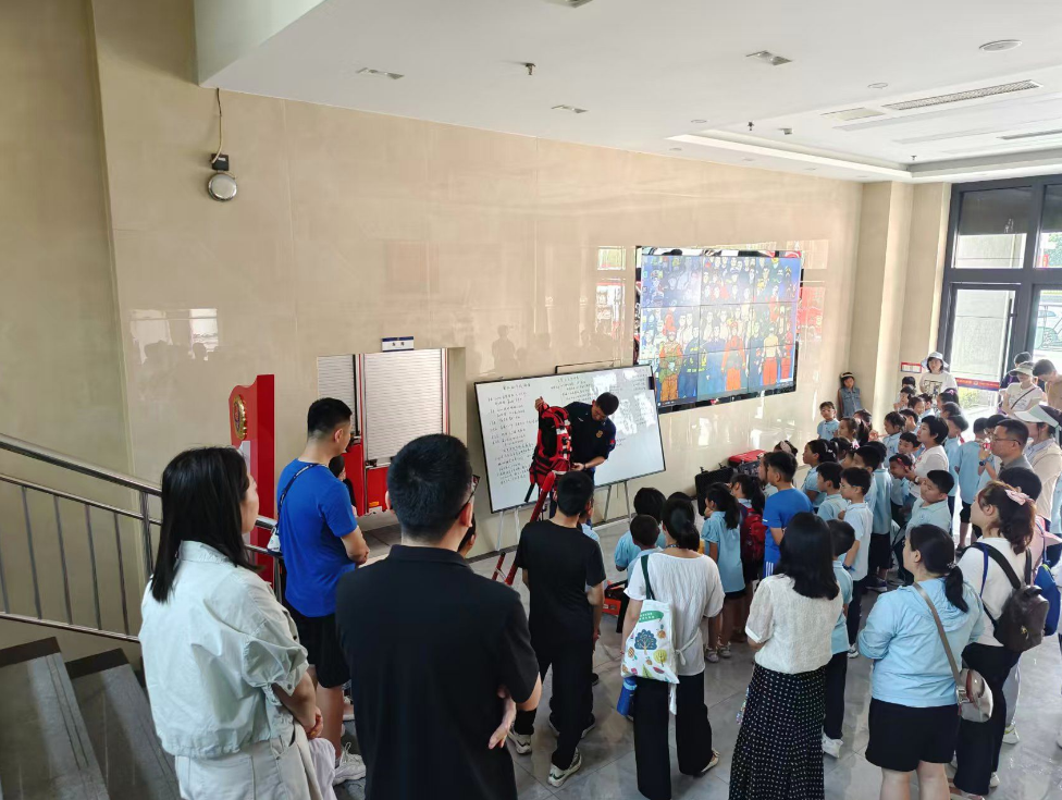 济南消防多元宣传筑牢暑期安全防线(图3)