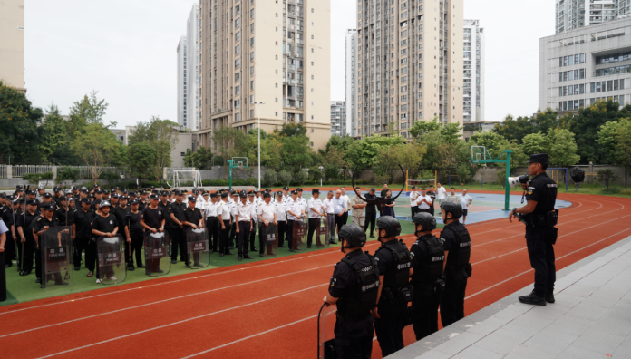 星空体育：开学“神兽”归笼！遂宁公安“安全buff”已叠加！(图1)