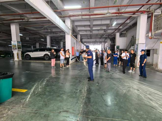 星空体育：真操真练强本领消防安全宣传走深走实(图1)