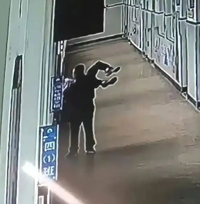 报应不爽！瑞安呲水老师事件后续：父母把事做绝熊孩子付出代价(图3)