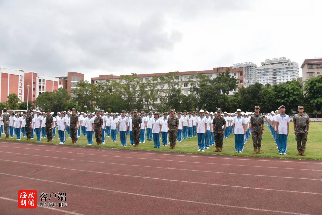 海口龙华消防走进校园开展消防安全疏散演练及知识技能培训(图1)