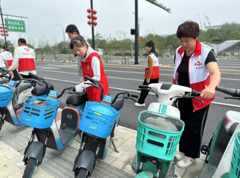 星空体育网站：長豐縣雙墩鎮：從“細”處著手向“優”處發力持續助力城市精細化管理(图2)