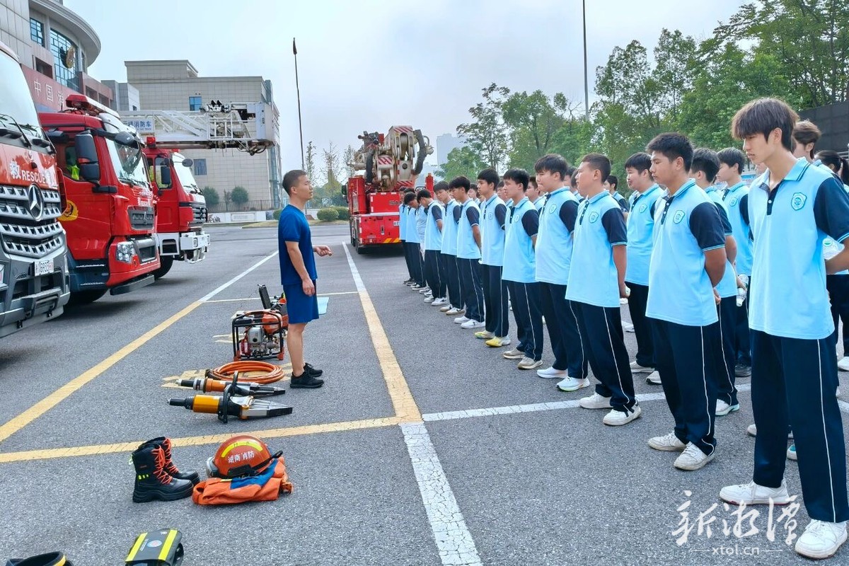 湘潭新学期“开学第一课”从消防知识学起！(图2)