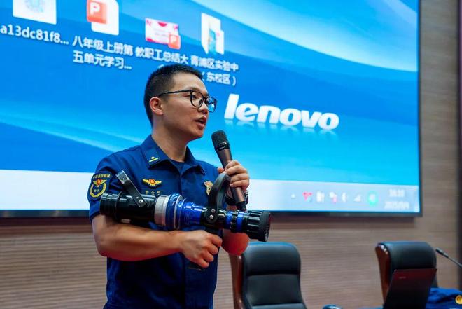 星空体育网站：开学“火”力全开？安全第一！(图1)