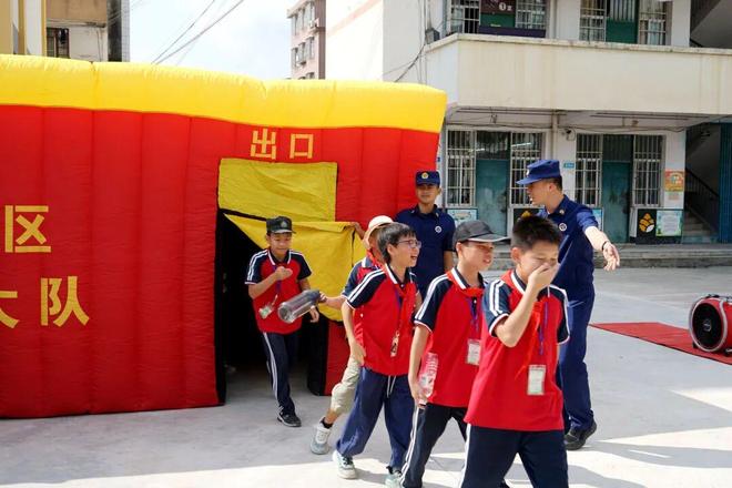 星空体育网站：“荷”你学消防！全国科普月贵港站启幕(图8)