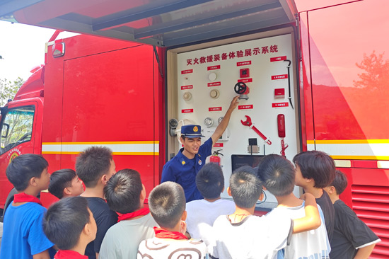 贺州市消防救援支队深入中小学校开展“开学第一课”活动(图1)