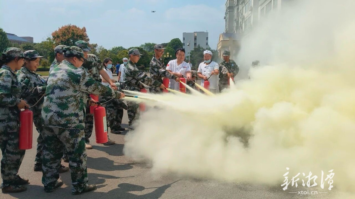 湘潭新学期“开学第一课”从消防知识学起(图1)