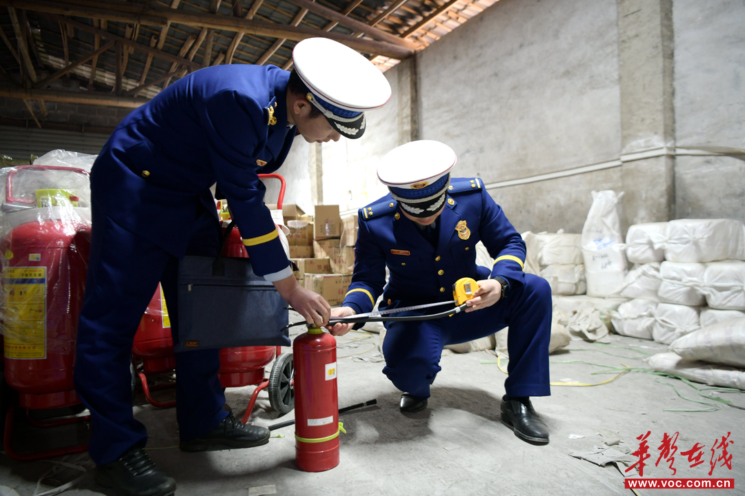 两年跨五省侦办郴州破获特大制售伪劣消防器材案(图1)