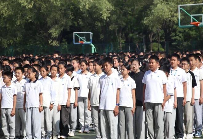 太原：消防员化身“蓝老师”送上一堂特殊“开学第一课”(图2)