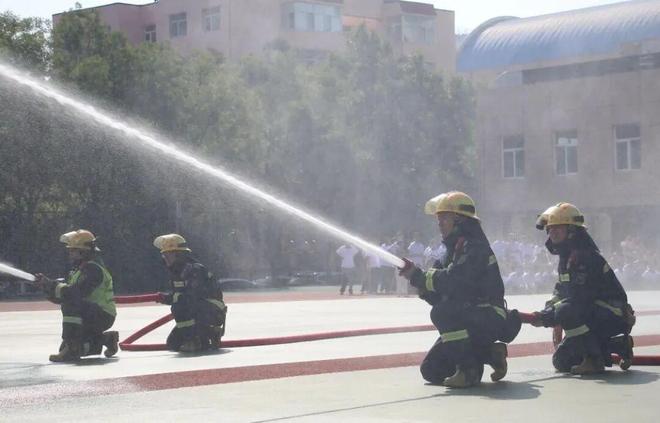 太原：消防员化身“蓝老师”送上一堂特殊“开学第一课”(图5)