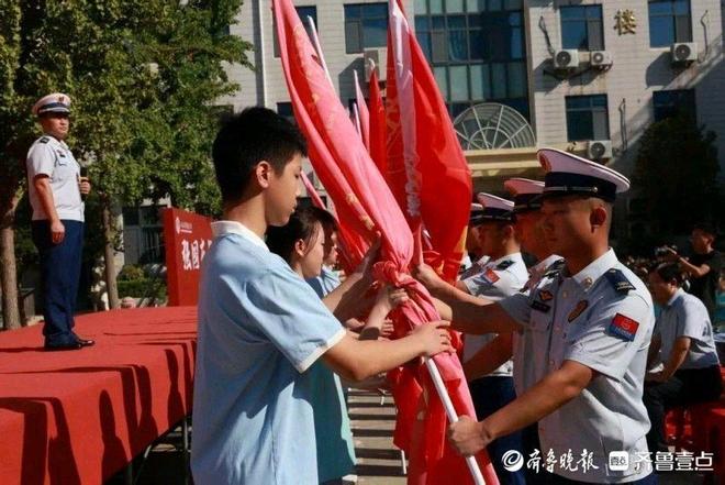 济南消防：“火焰蓝”点亮开学季安全“必修课”护成长(图4)