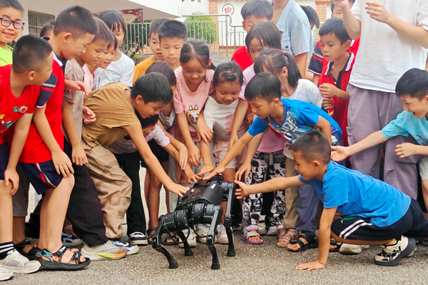 贺州市八步区：播撒科学种子守护成长安全(图1)