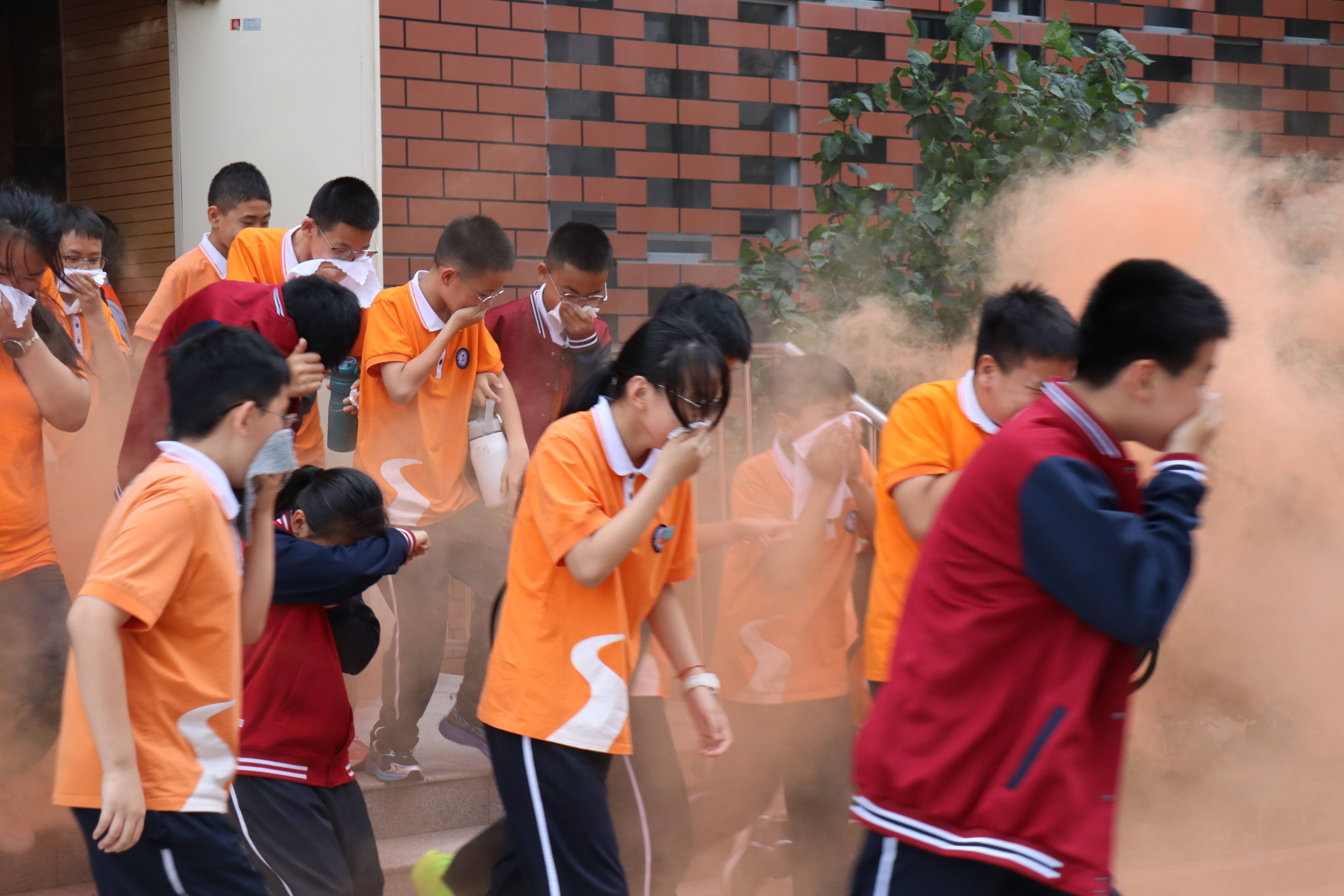 滨州消防：开展校园消防安全培训演练切实提升师生安全意识与自救互救能力(图2)