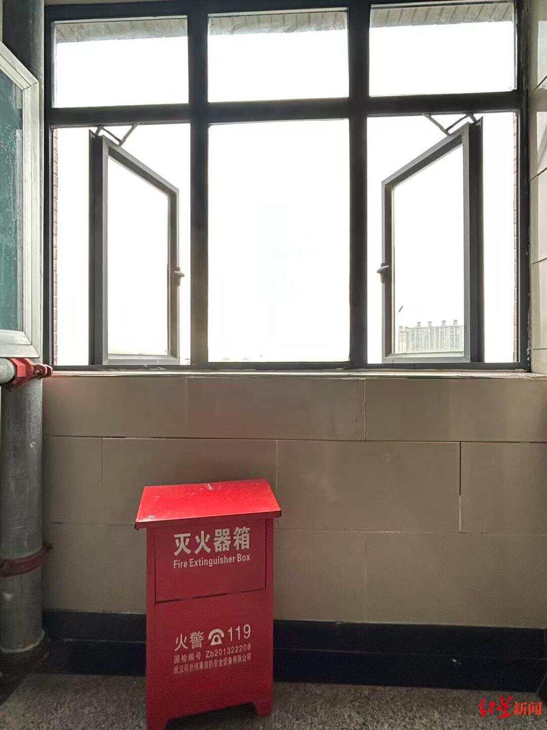 3岁女童从16楼坠亡家属起诉物业母亲因自责精神出问题(图1)