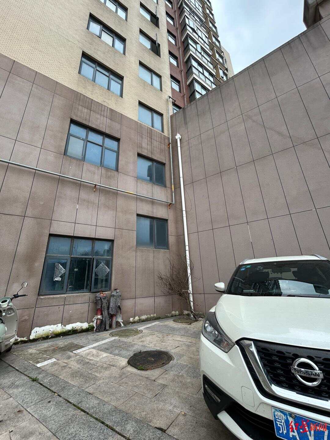 3岁女童从16楼坠亡家属起诉物业母亲因自责精神出问题(图2)