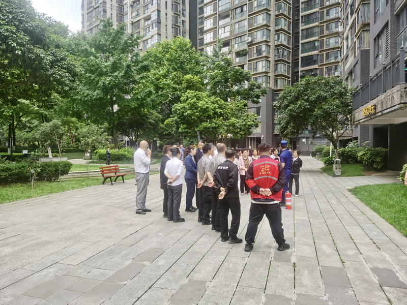 保靖县:消防科普进社区识假辨假保安全(图5)