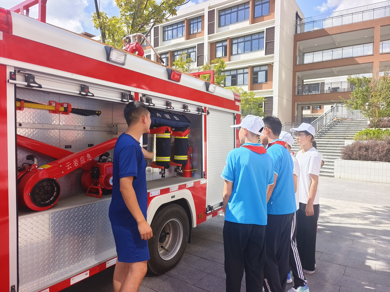 消防知识进社区传授居家“防火经”(图4)