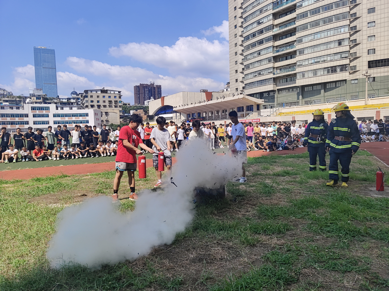 消防知识进社区传授居家“防火经”(图5)