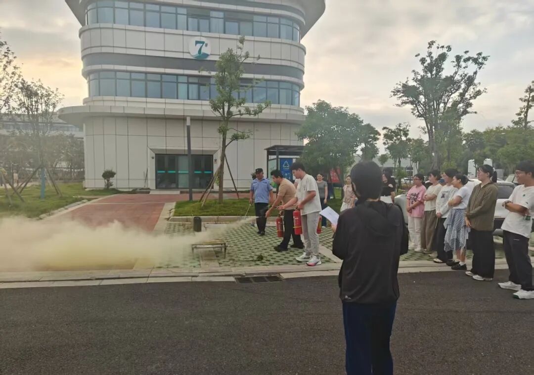 德安县人民医院开展消防培训演练(图2)