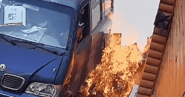 4岁男童玩打火机点楼道(图7)