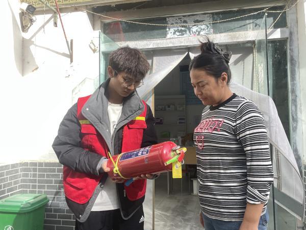 消防知识进商铺筑牢安全“防火墙”(图1)