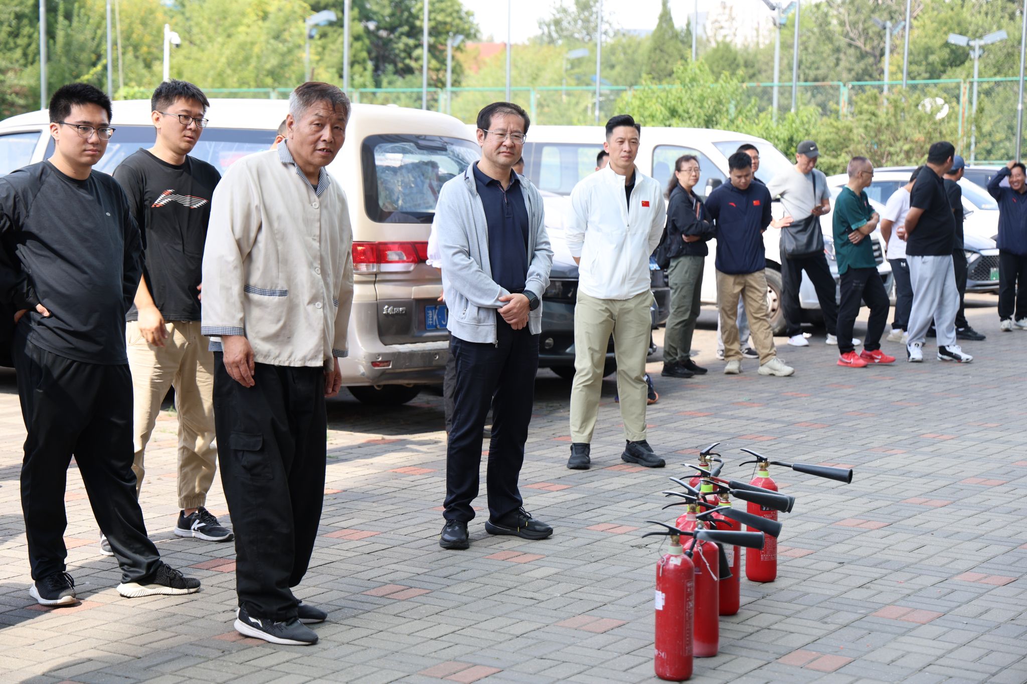 星空体育：体育部党总支开展秋季消防培训演练(图2)