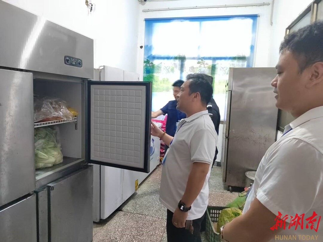 星空体育网站：娄底市殡仪馆开展国庆节前安全生产大检查(图2)