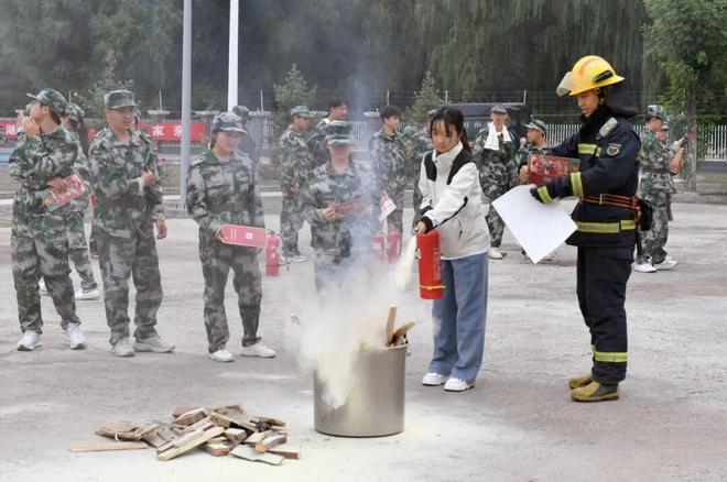 星空体育：长治消防：主官亲授！“沉浸式”消防课干货硬核超带感(图3)