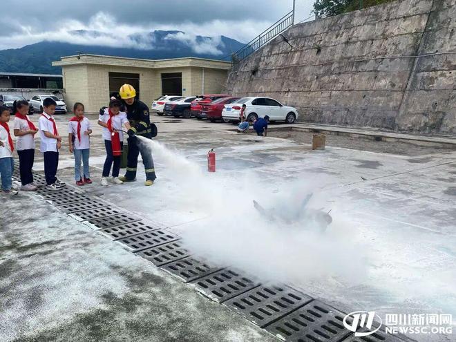 “致美四川”防灾减灾科普走进泸州叙永县让“安全”深入人心(图4)