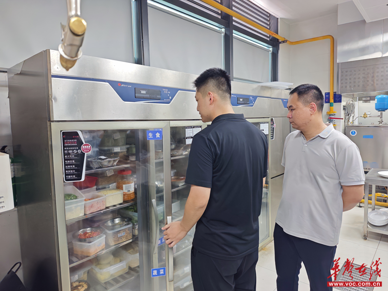 天鹅塘社区：安全不放假平安迎双节(图2)